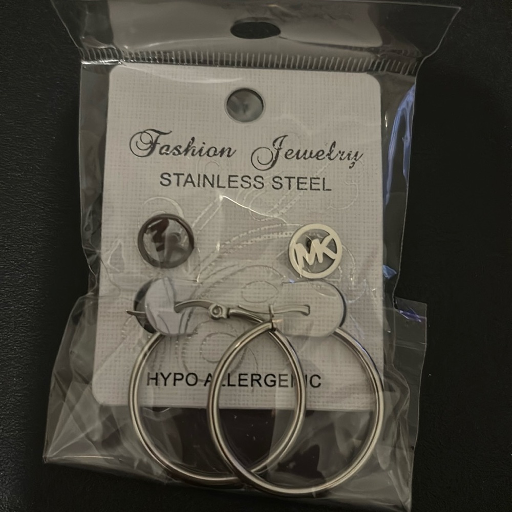 Fashion earrings